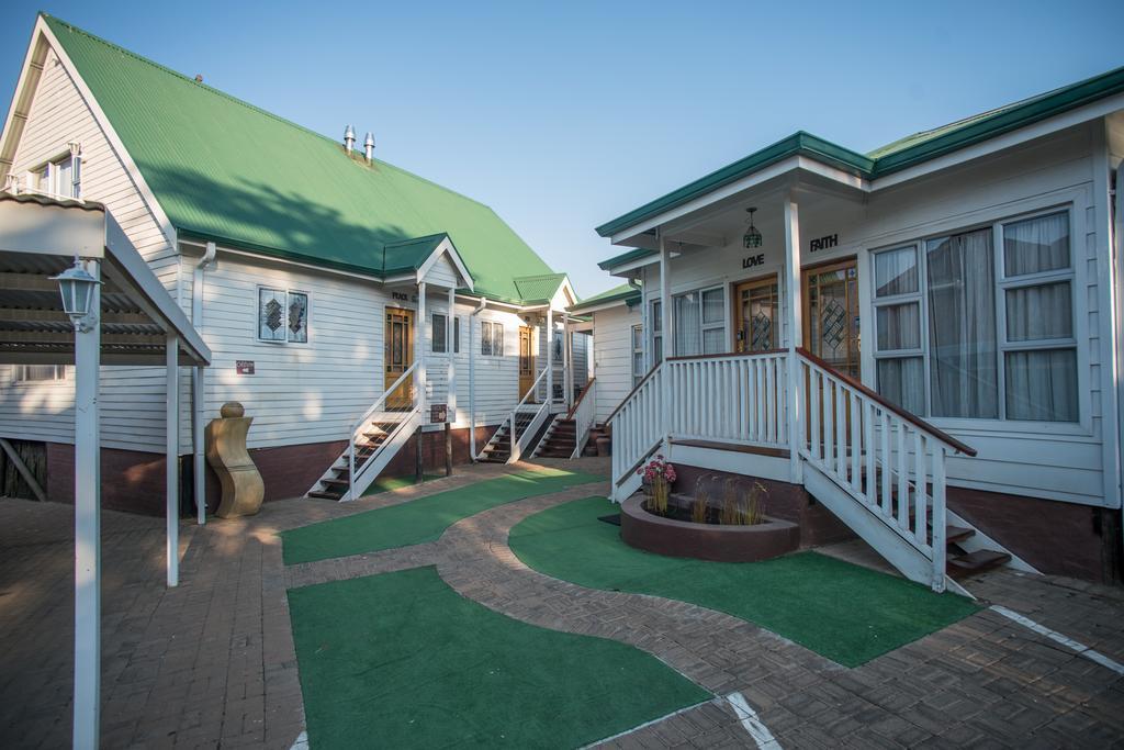 Knock Out View Clarens Hotel Bagian luar foto